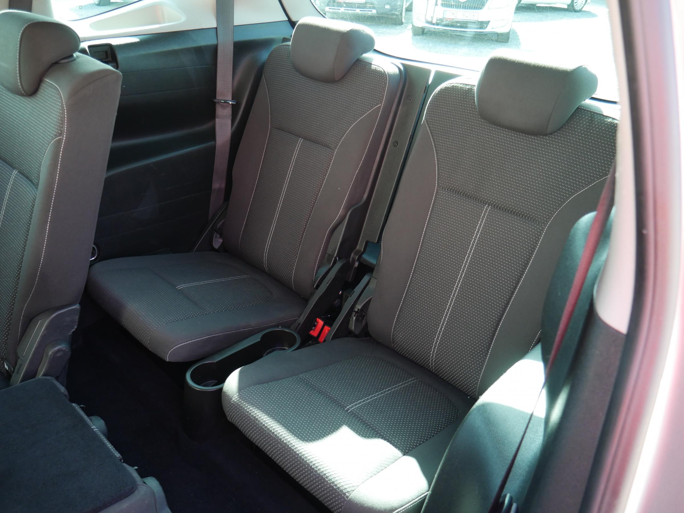 Opel Zafira, 2018 - pohled č. 11