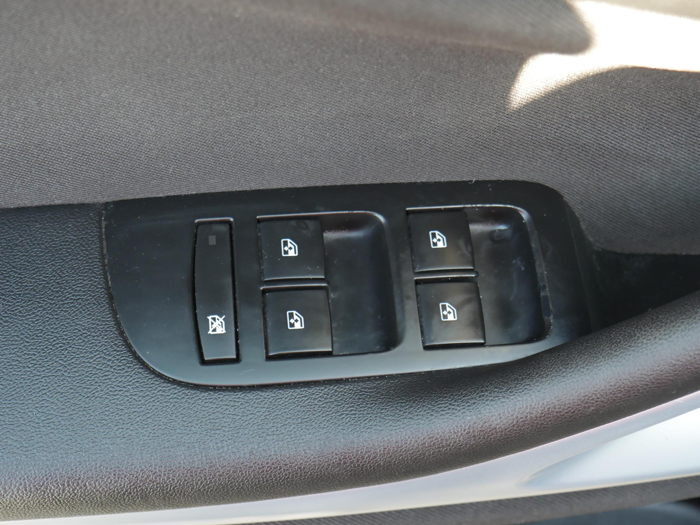 Opel Zafira, 2018 - pohled č. 12