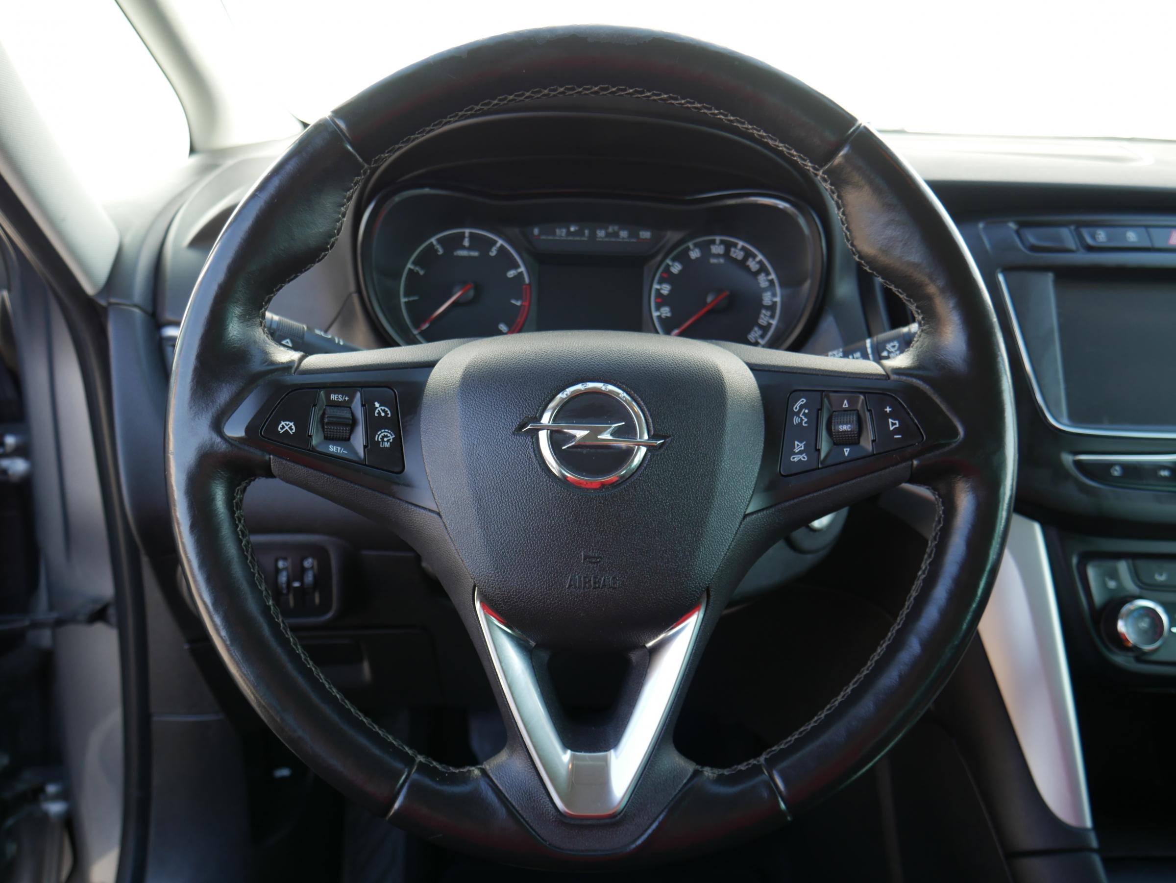 Opel Zafira, 2018 - pohled č. 17