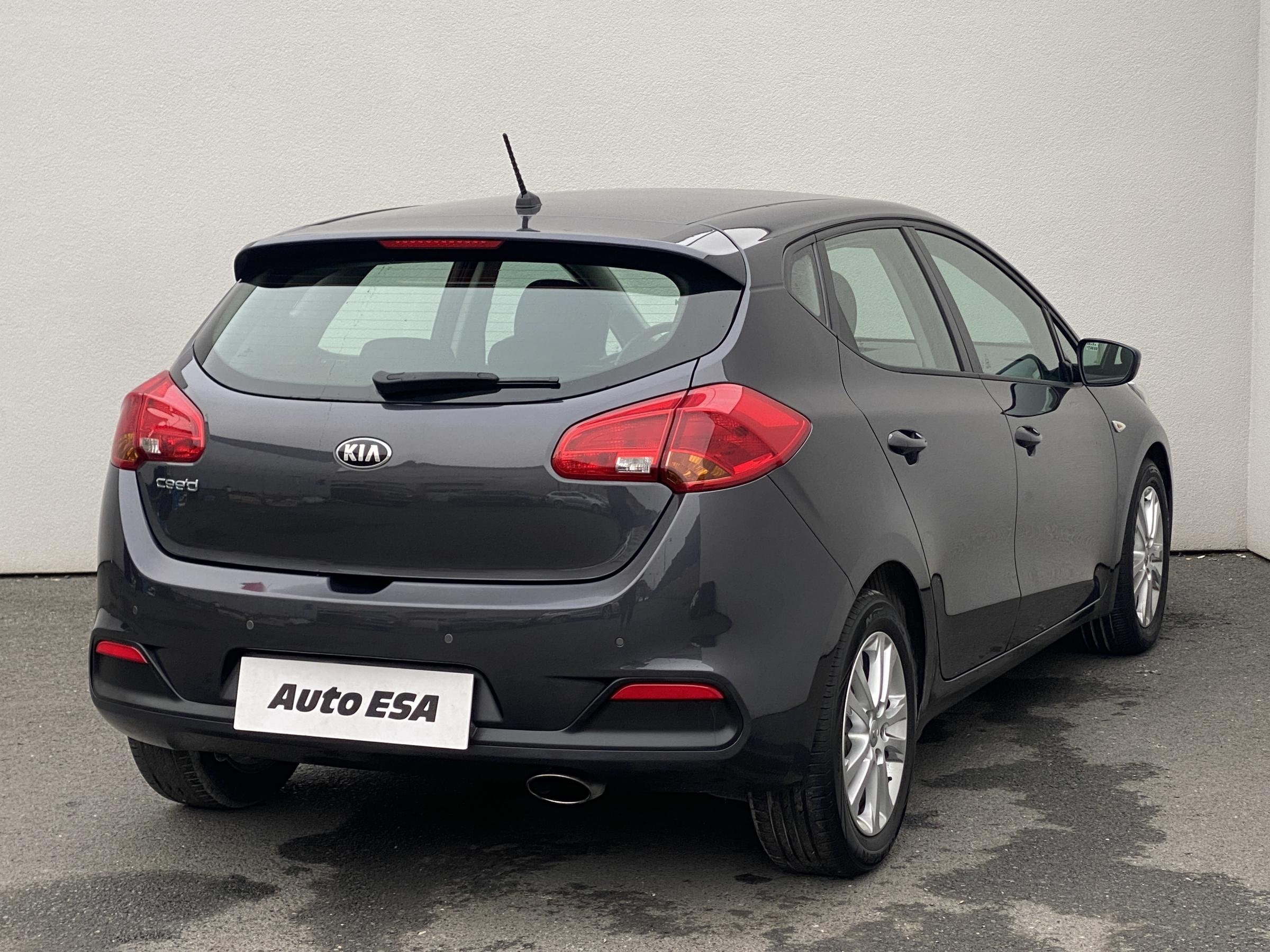 Kia Cee´d, 2012 - pohled č. 4