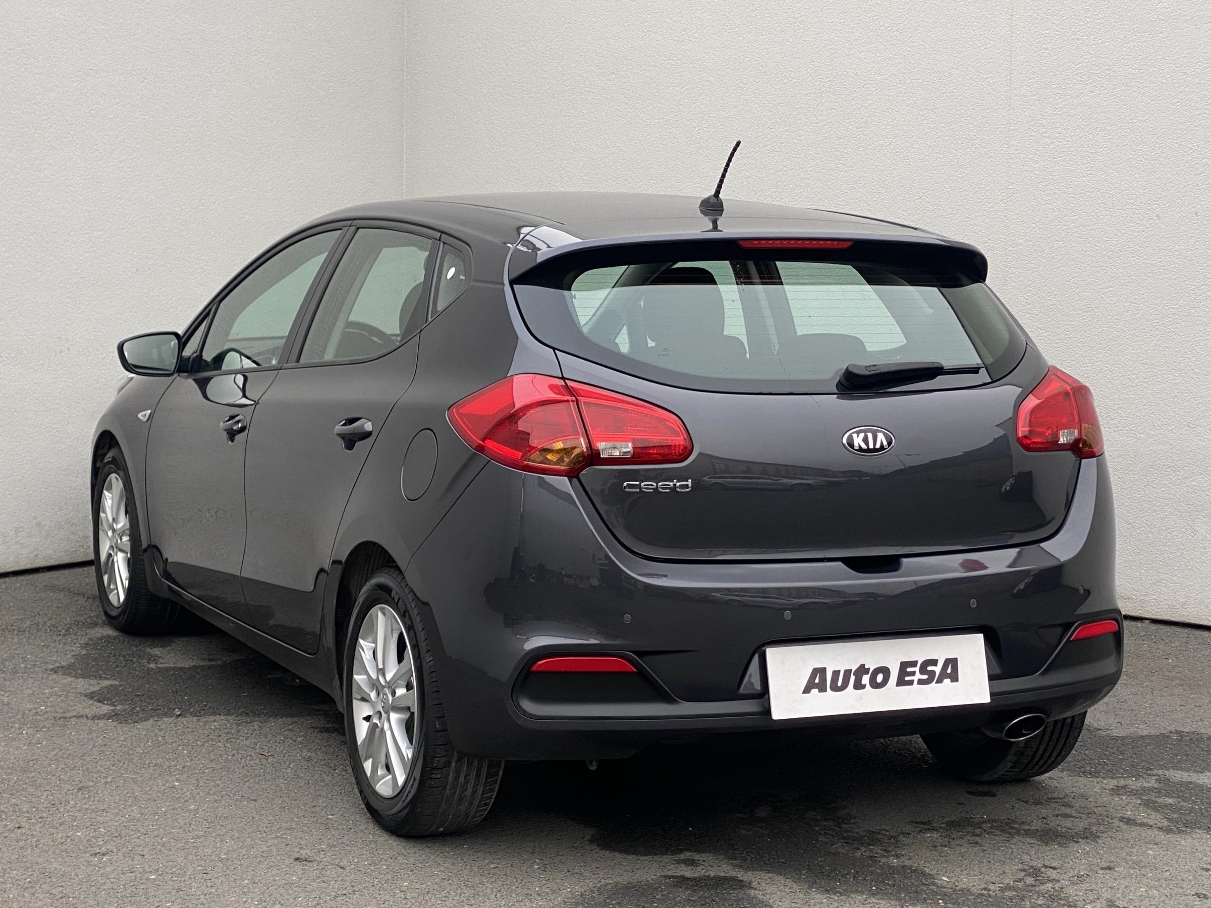 Kia Cee´d, 2012 - pohled č. 6