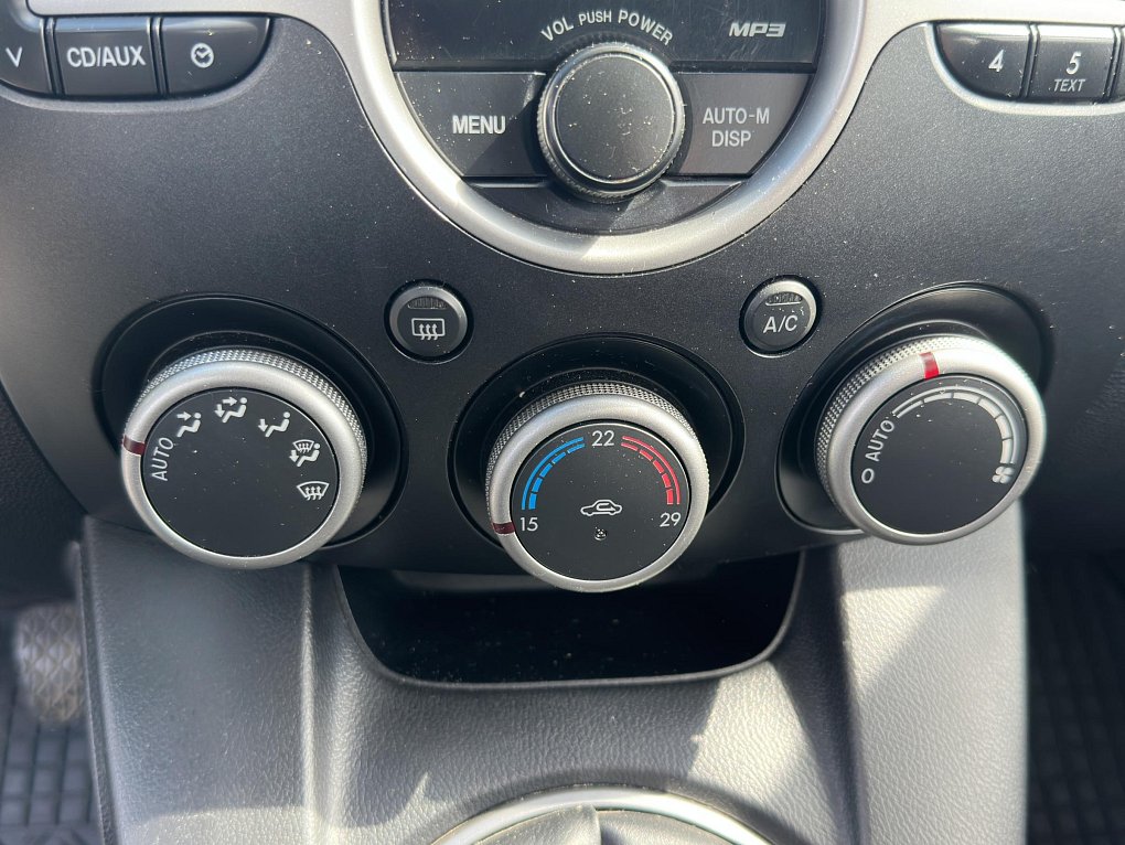 Mazda 2 1.5i 