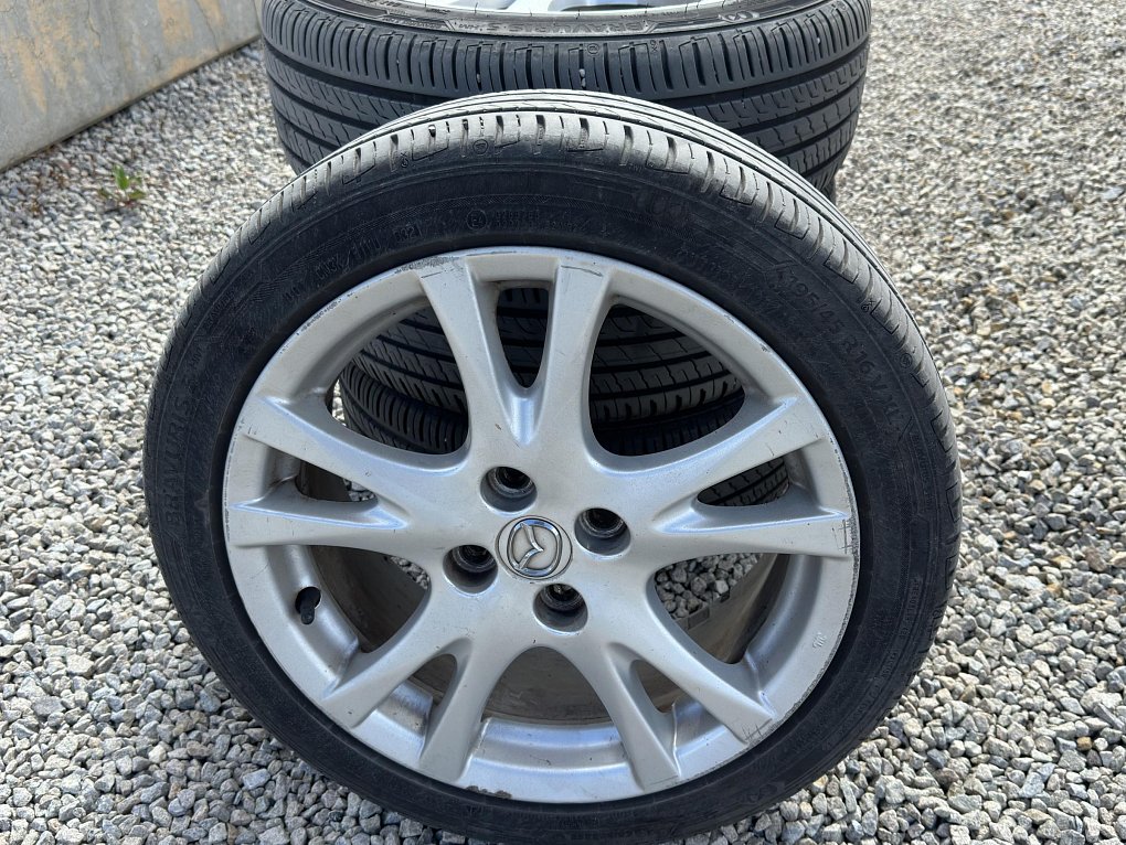 Mazda 2 1.5i 