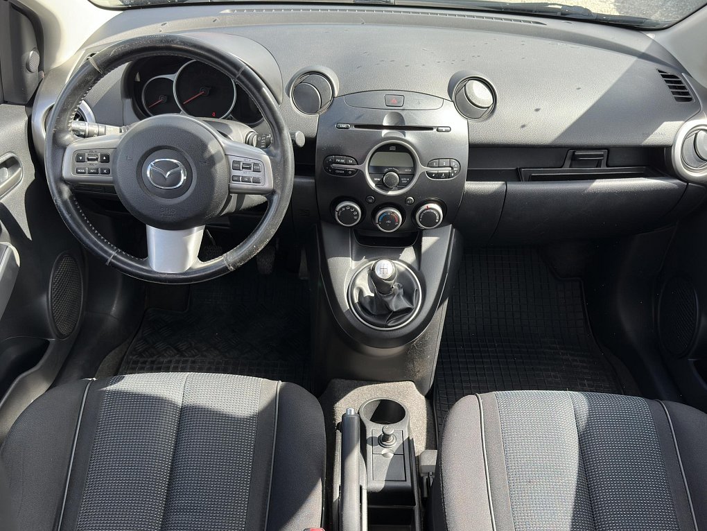 Mazda 2 1.5i 
