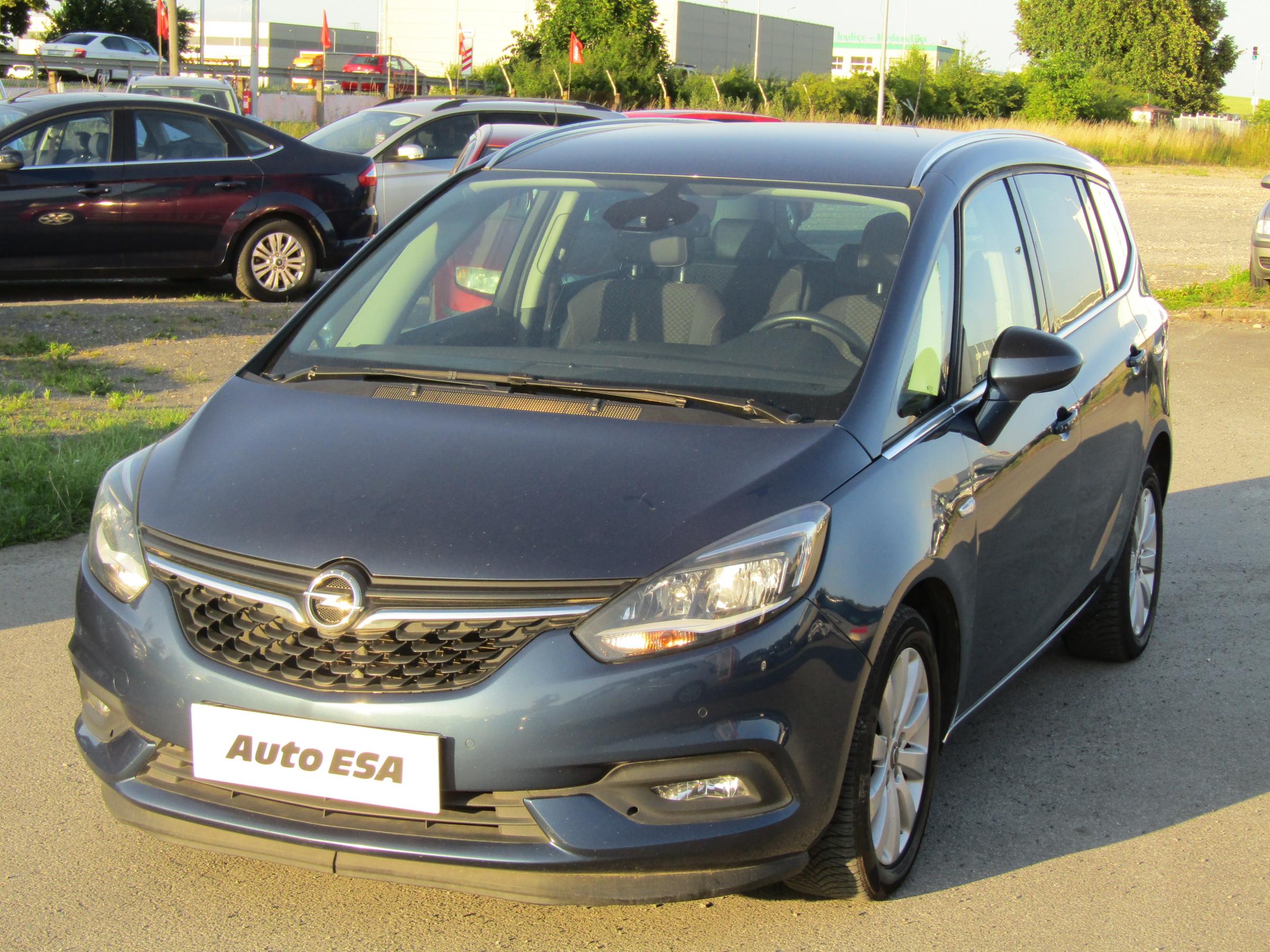 Opel Zafira, 2017 - pohled č. 3
