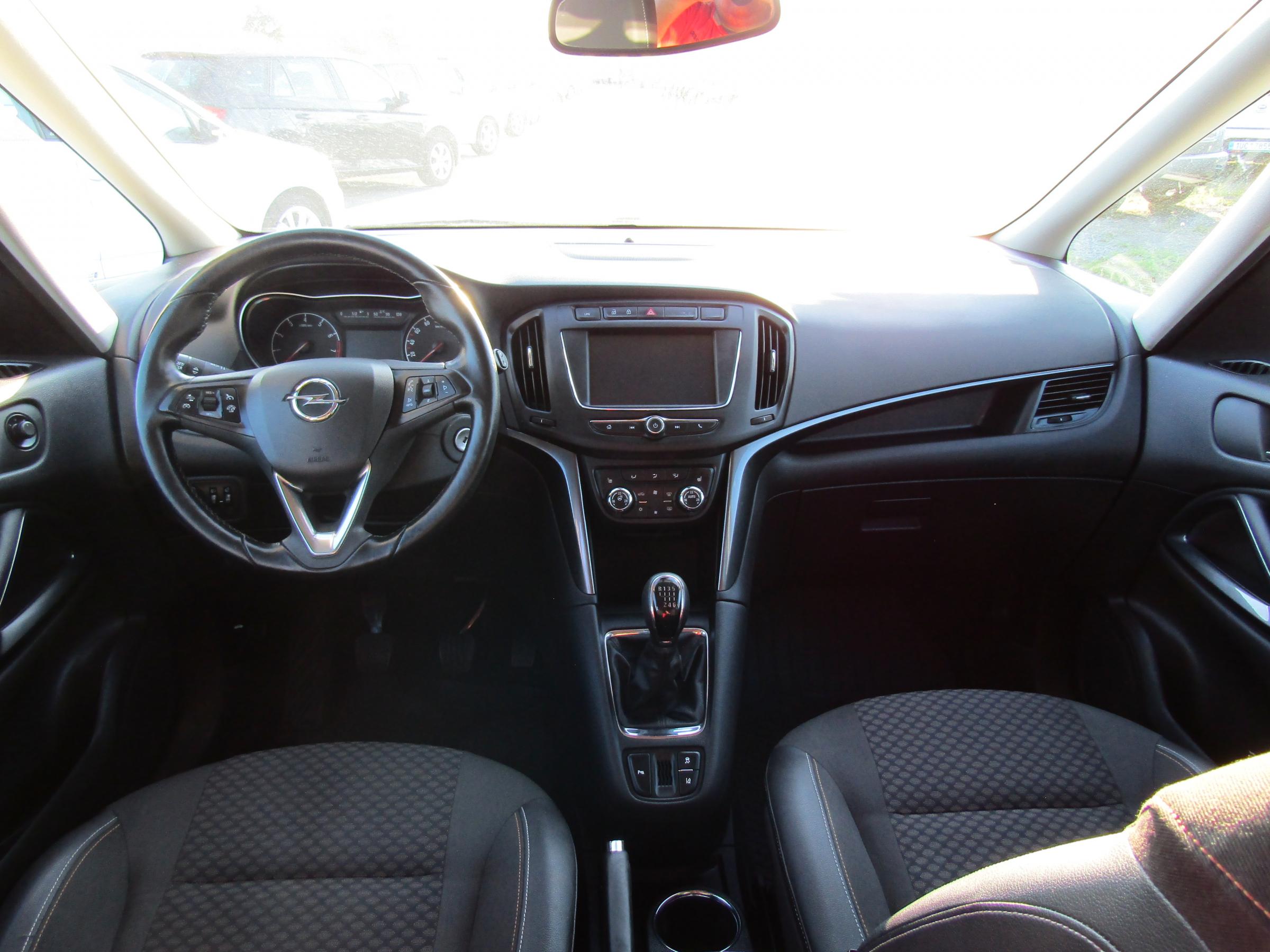 Opel Zafira, 2017 - pohled č. 8
