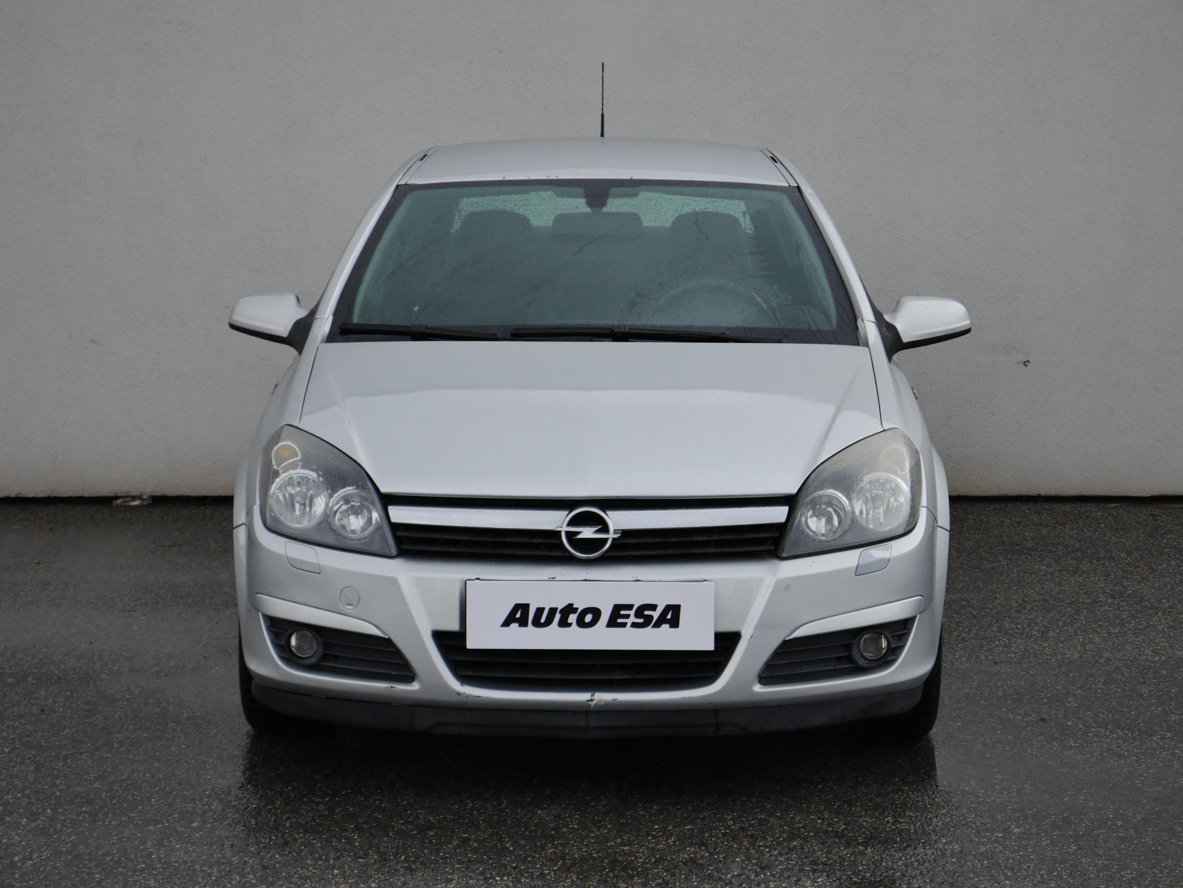 Opel Astra, 2005 - pohled č. 2