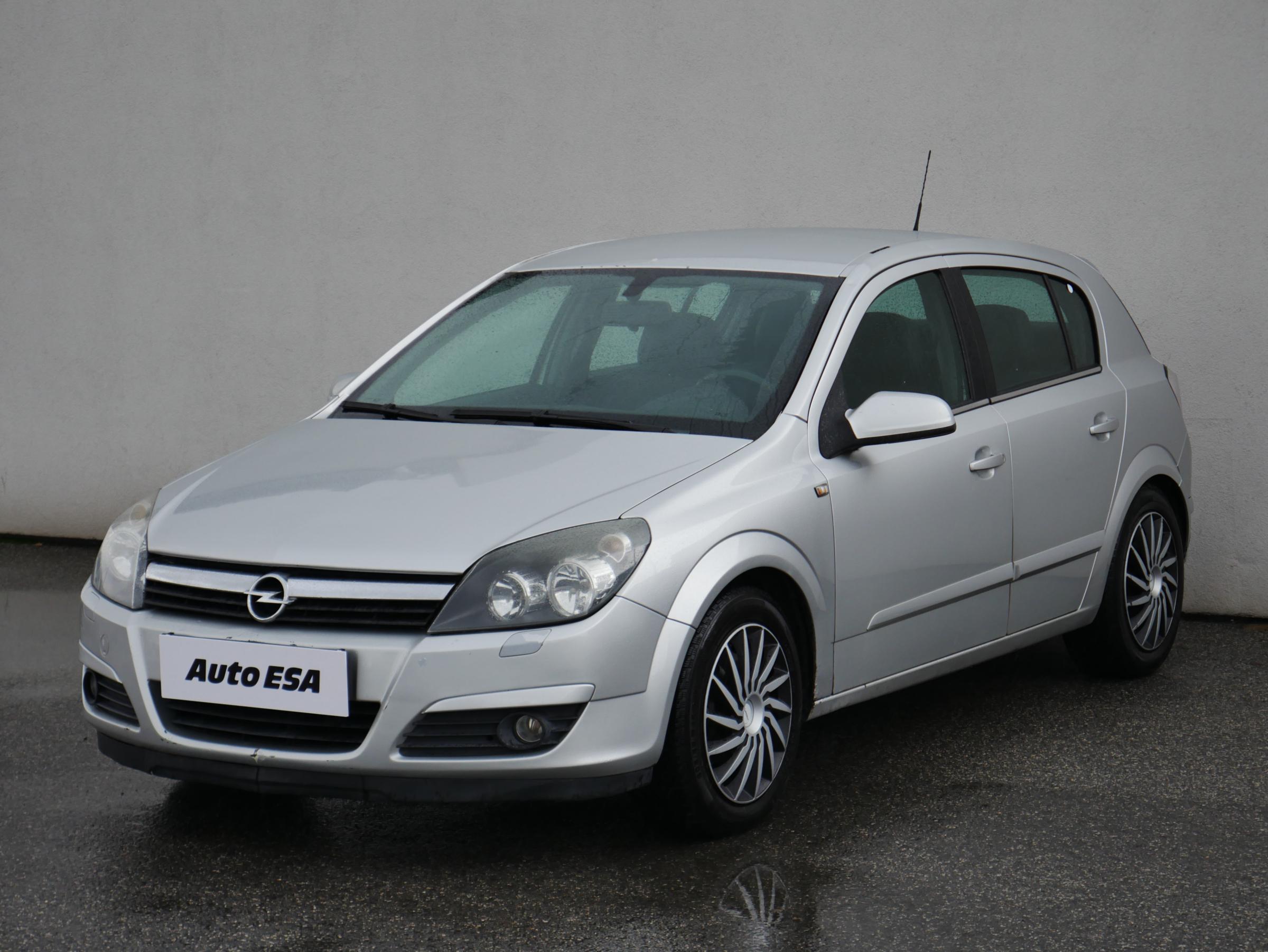 Opel Astra, 2005 - pohled č. 3