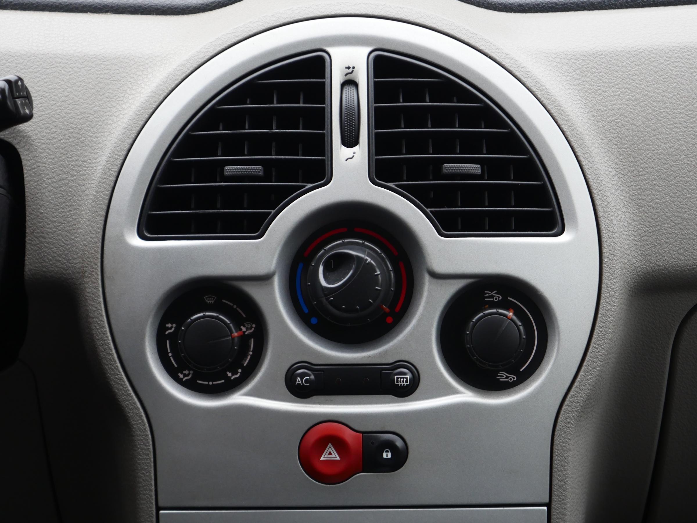 Renault Modus, 2005 - pohled č. 11