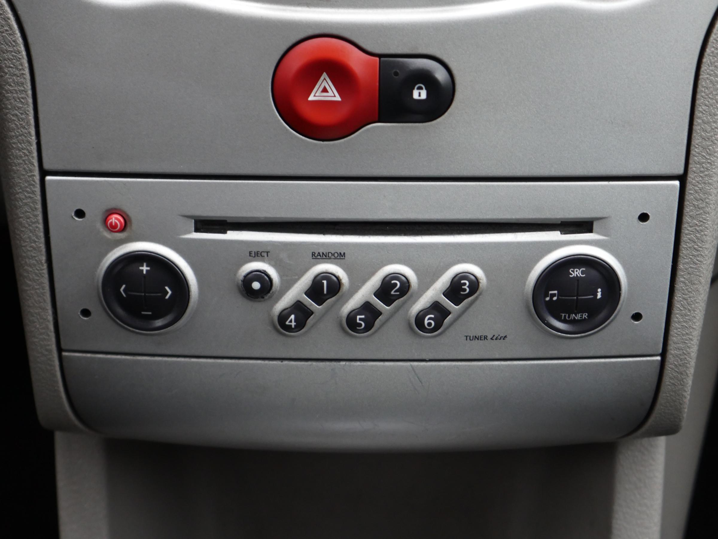 Renault Modus, 2005 - pohled č. 12