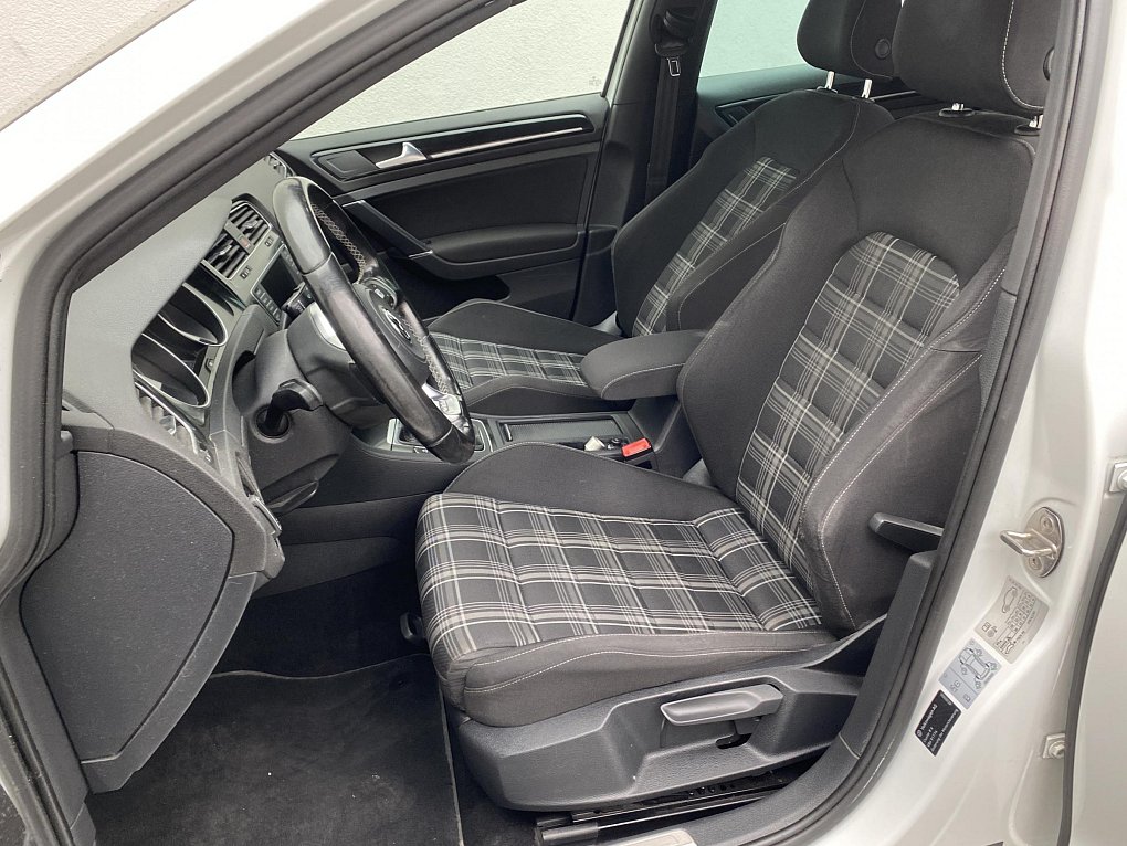 Volkswagen Golf 2.0 TDi GTD