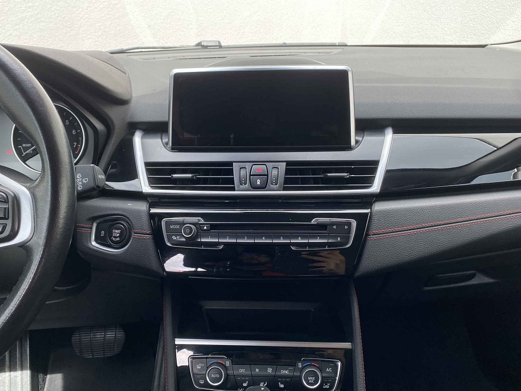 BMW Řada 2 2.0 i Sport Line 220 i