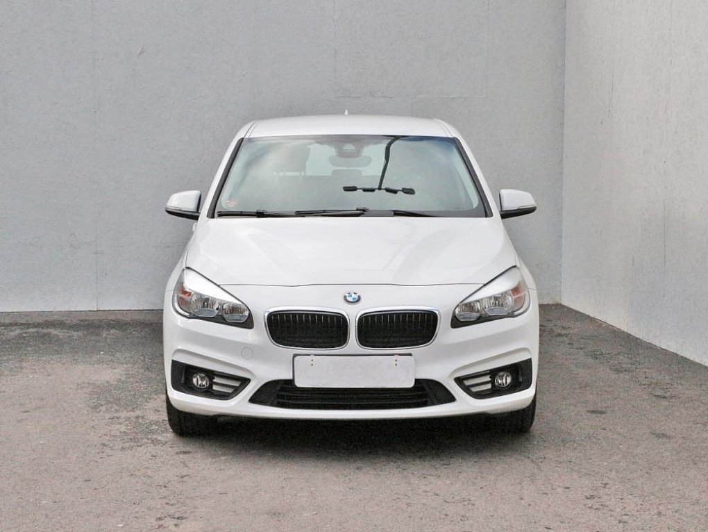 BMW Řada 2 2.0 i Sport Line 220 i