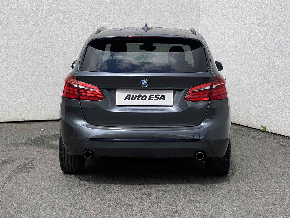 BMW Řada 2 2.0 i Sport Line 220 i
