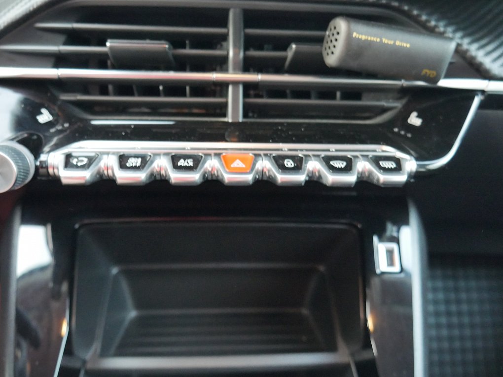 Peugeot 2008 1.2 PT 
