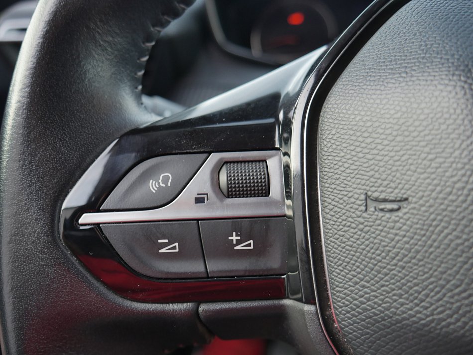 Peugeot 2008 1.2 PT 
