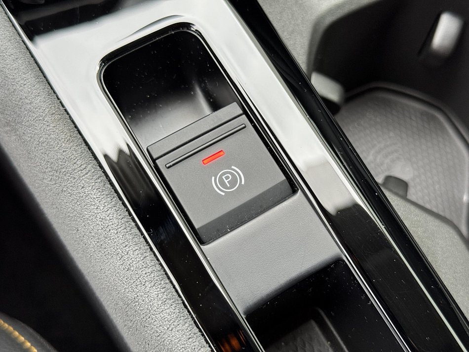 Škoda Superb IV 2.0 TDi Selection