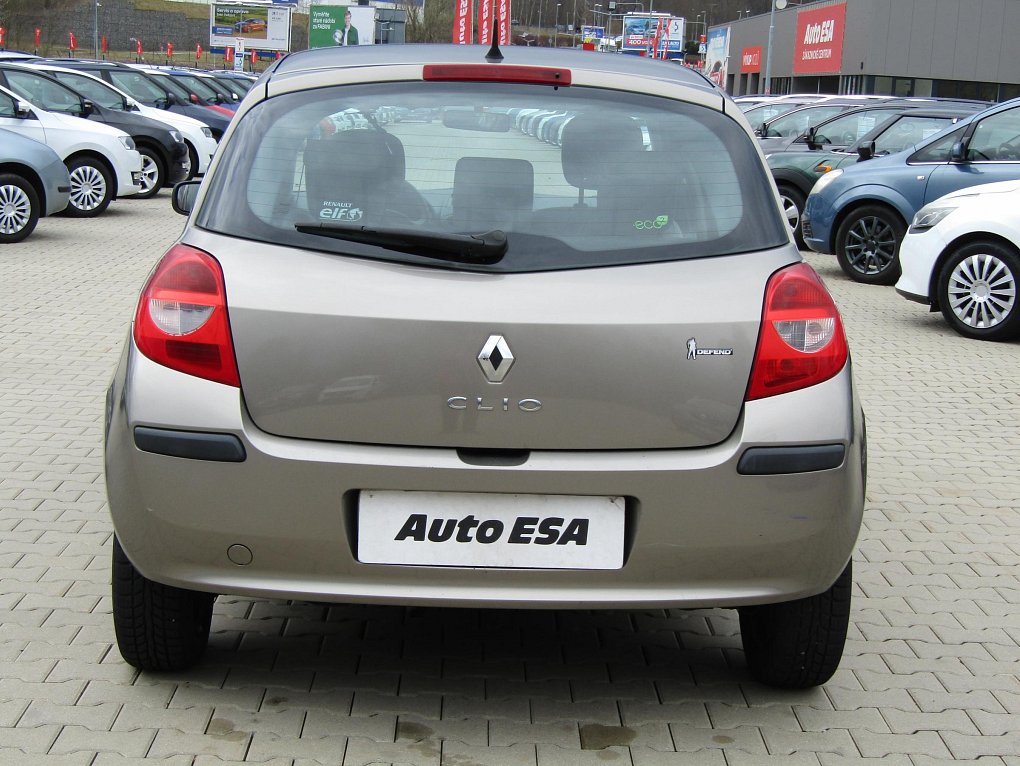 Renault Clio 1.2i 