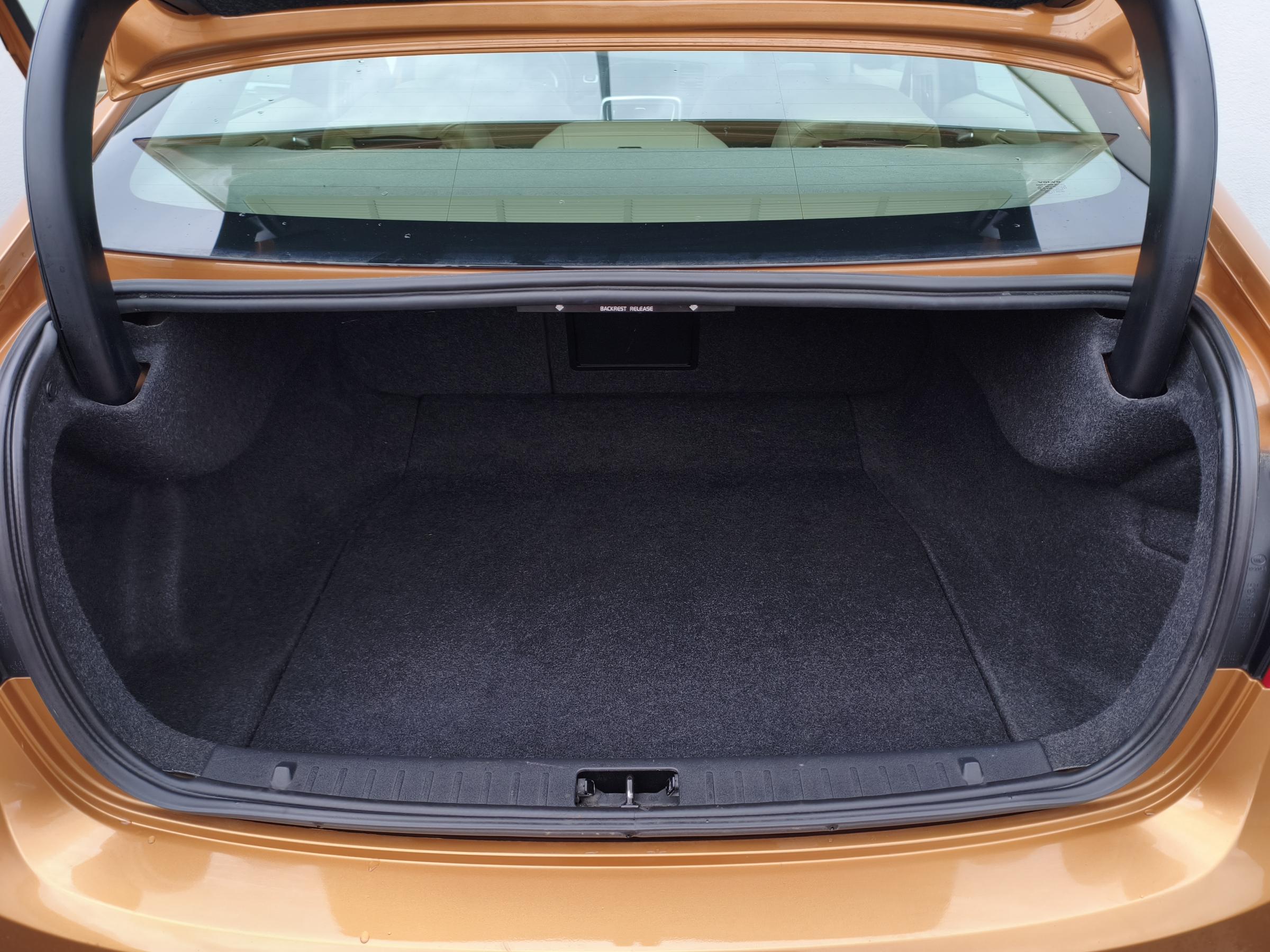 Volvo S60, 2010 - pohled č. 8