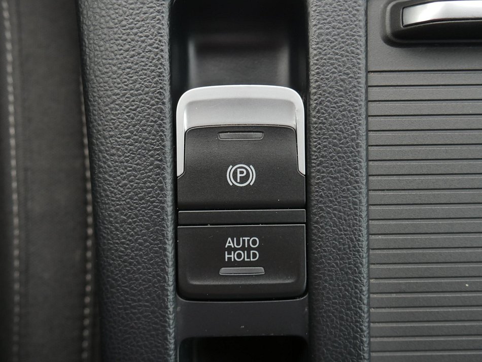 Volkswagen Passat 2.0 TDi 