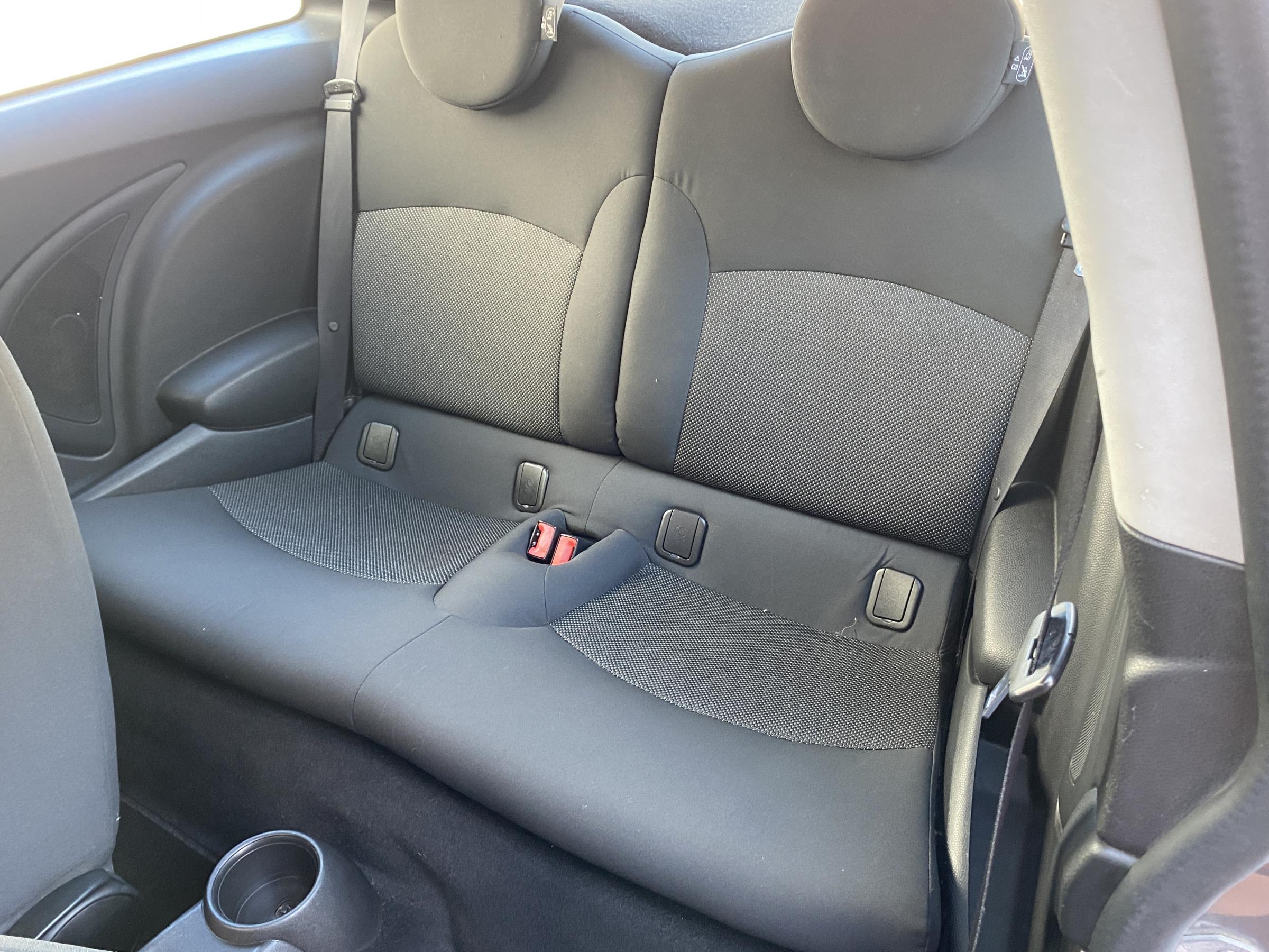 Mini Cooper, 2010 - pohled č. 12