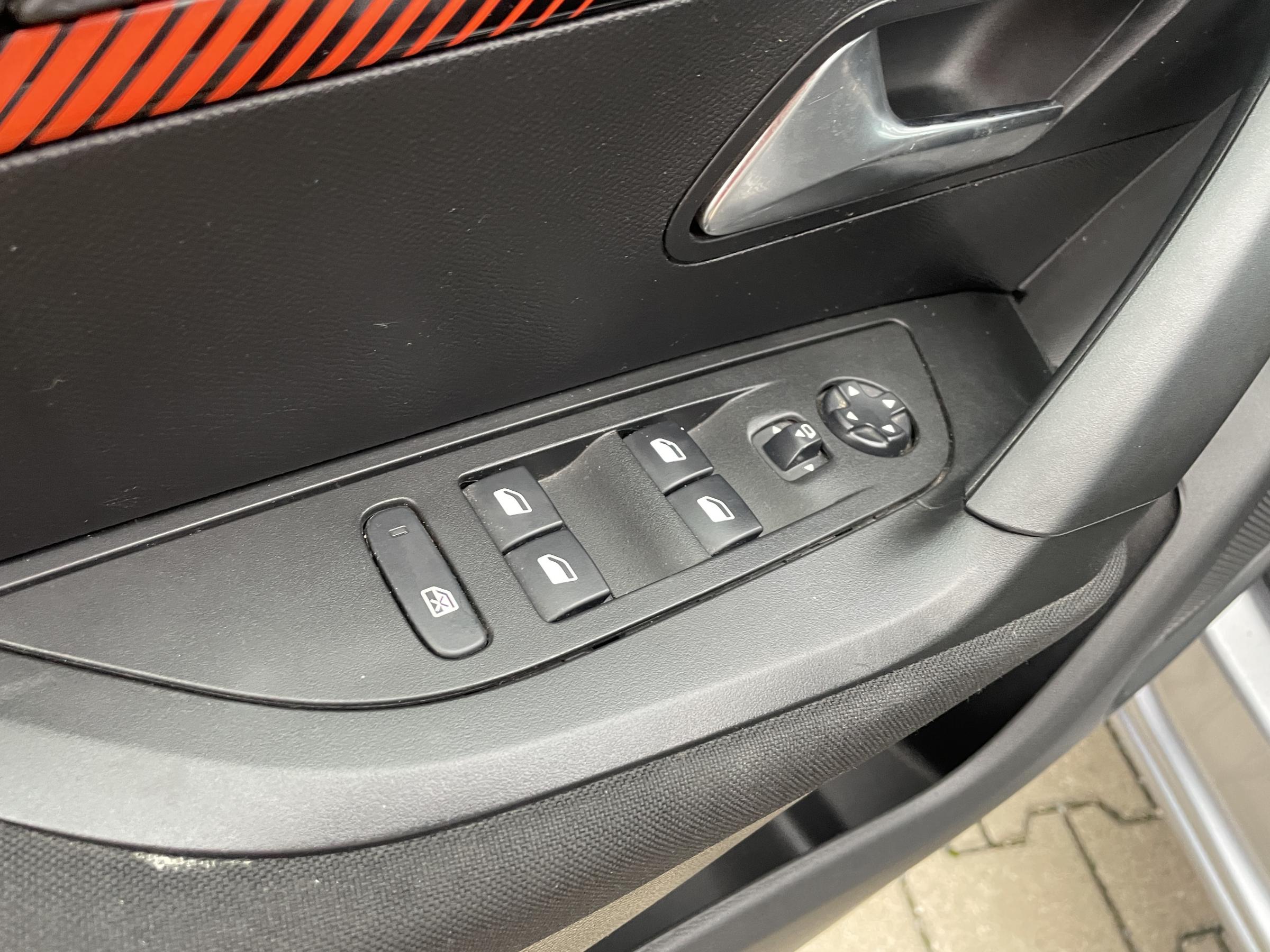 Peugeot 2008, 2020 - pohled č. 17