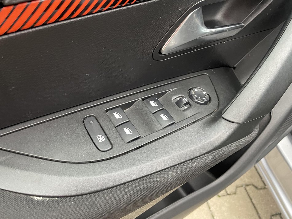 Peugeot 2008 1.5 HDi Active