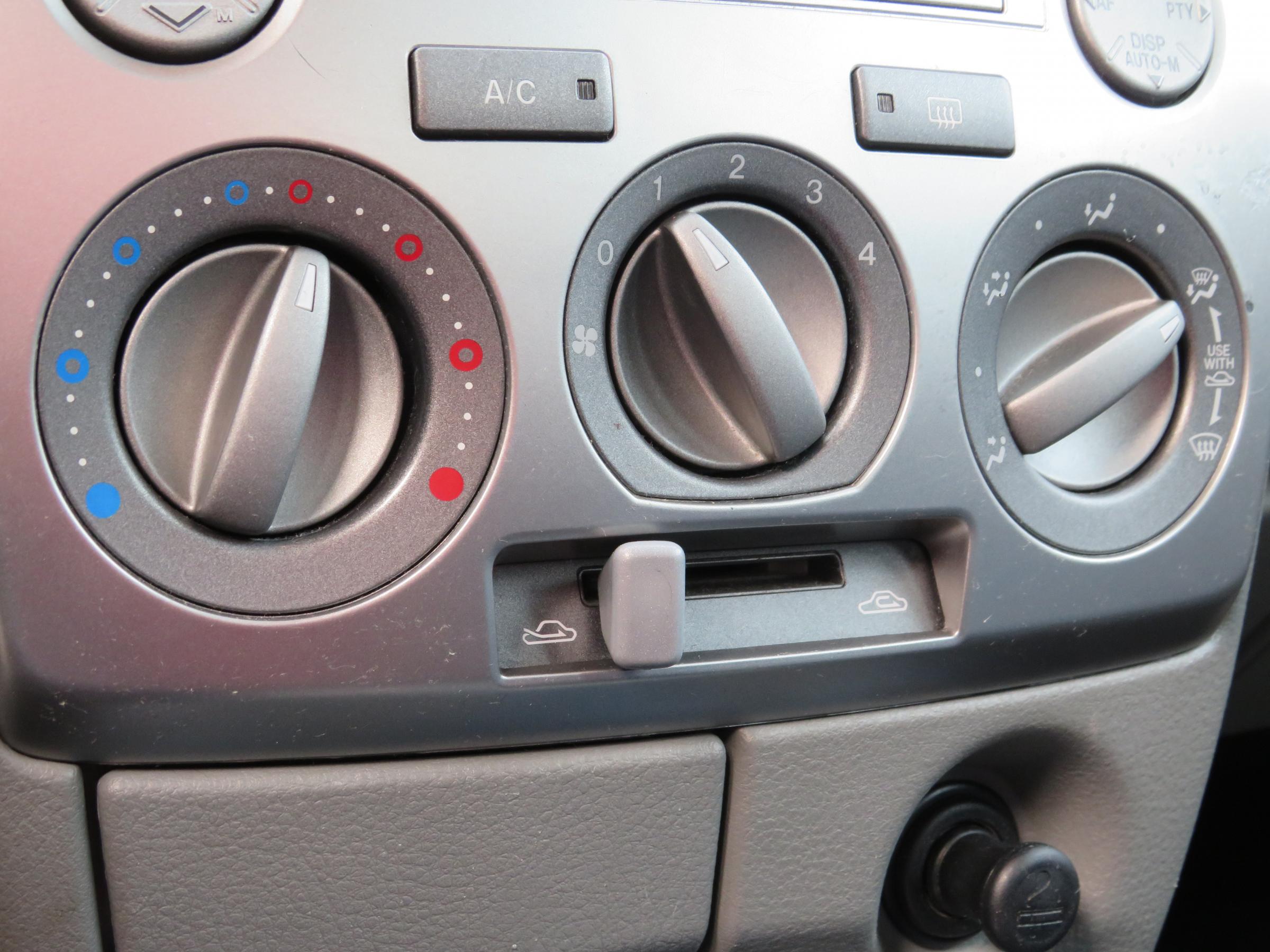 Mazda 2, 2005 - pohled č. 15