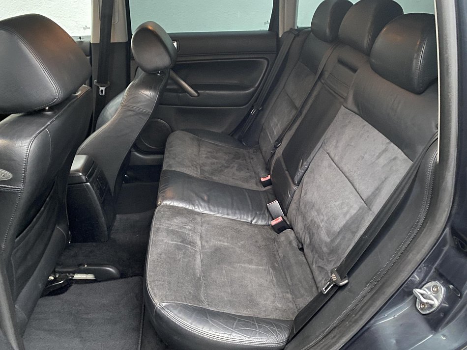 Volkswagen Passat 2.3i 