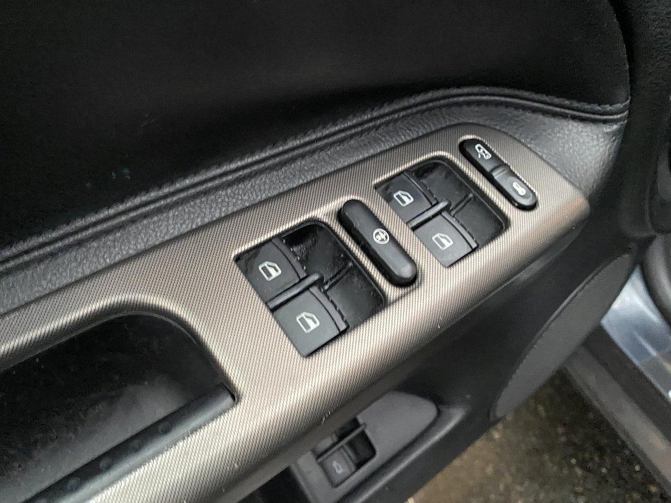 Volkswagen Passat 2.3i 