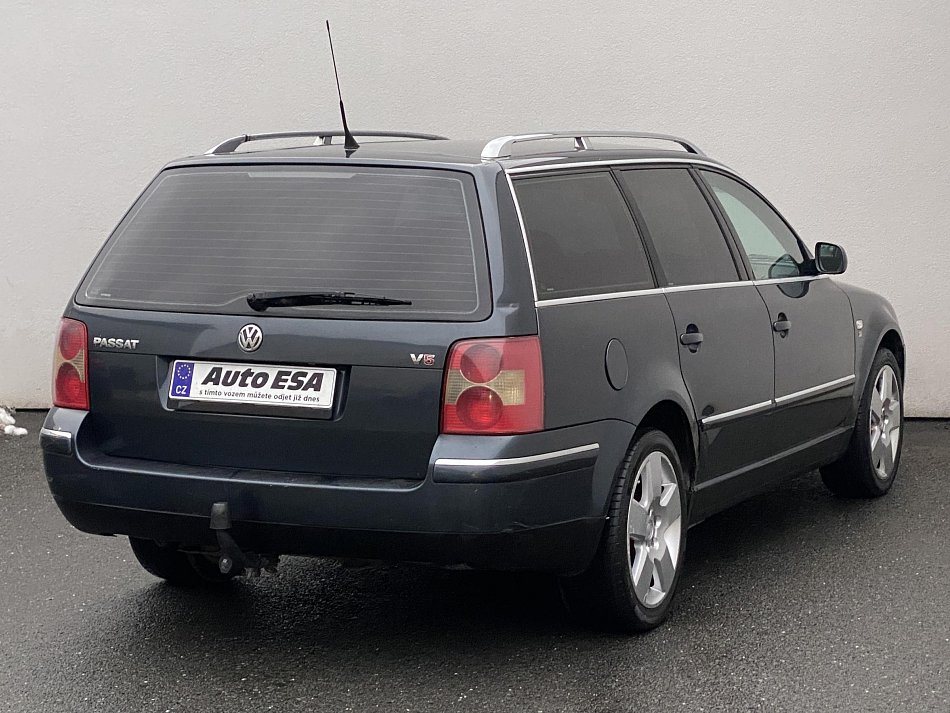 Volkswagen Passat 2.3i 