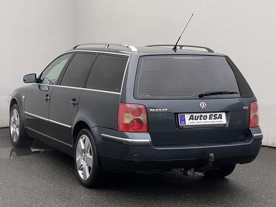 Volkswagen Passat 2.3i 
