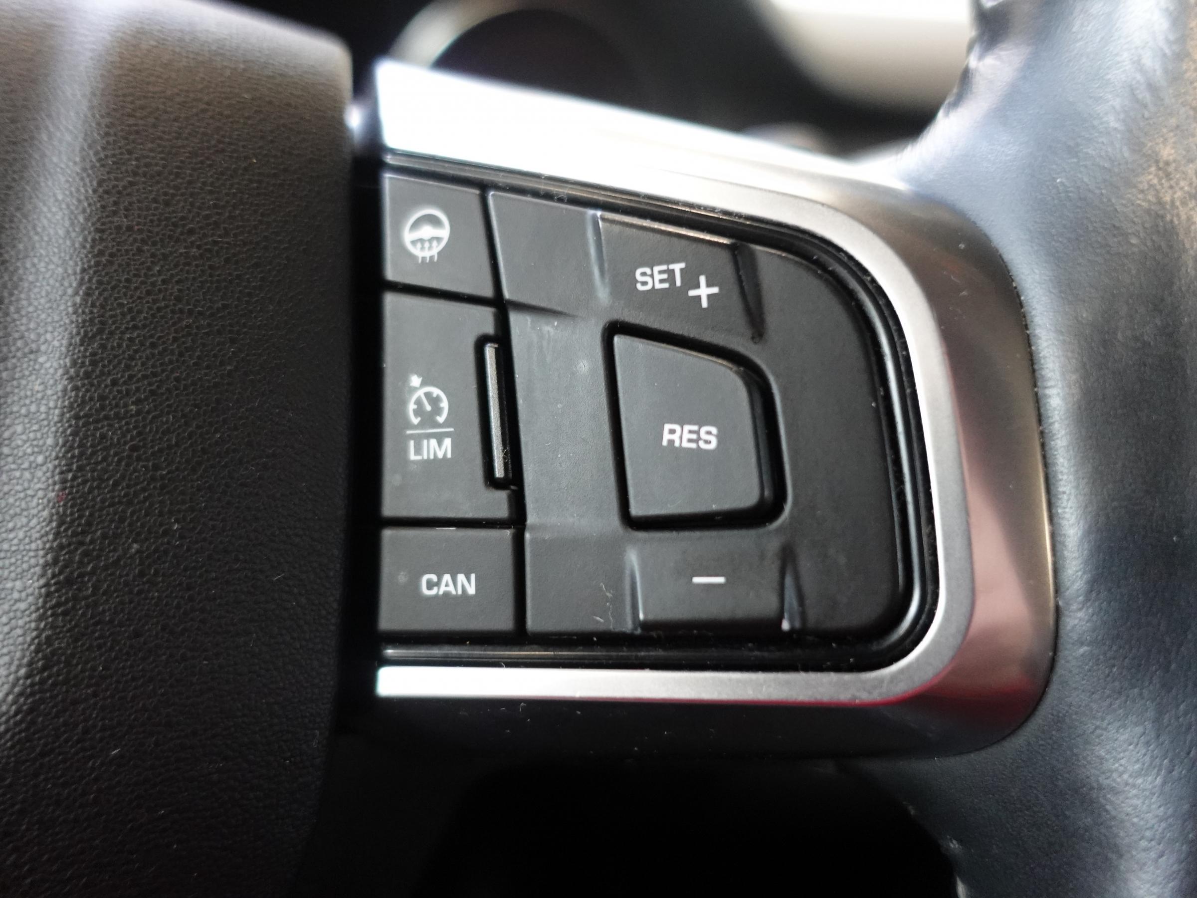 Land Rover Discovery Sport, 2015 - pohled č. 17