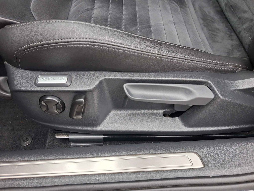 Volkswagen Passat 1.5TSi Highline