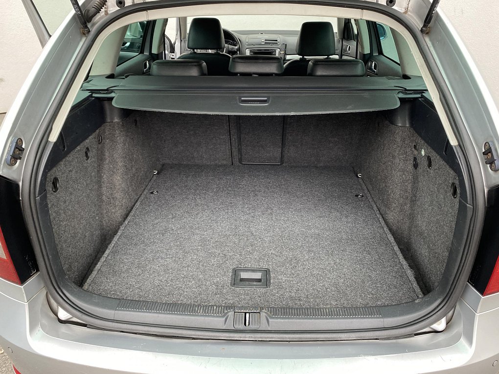 Škoda Octavia II 2.0TDi Elegance 4x4