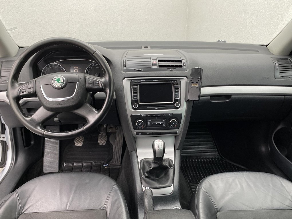 Škoda Octavia II 2.0TDi Elegance 4x4