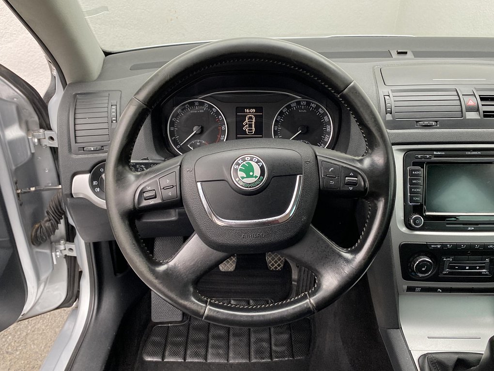 Škoda Octavia II 2.0TDi Elegance 4x4