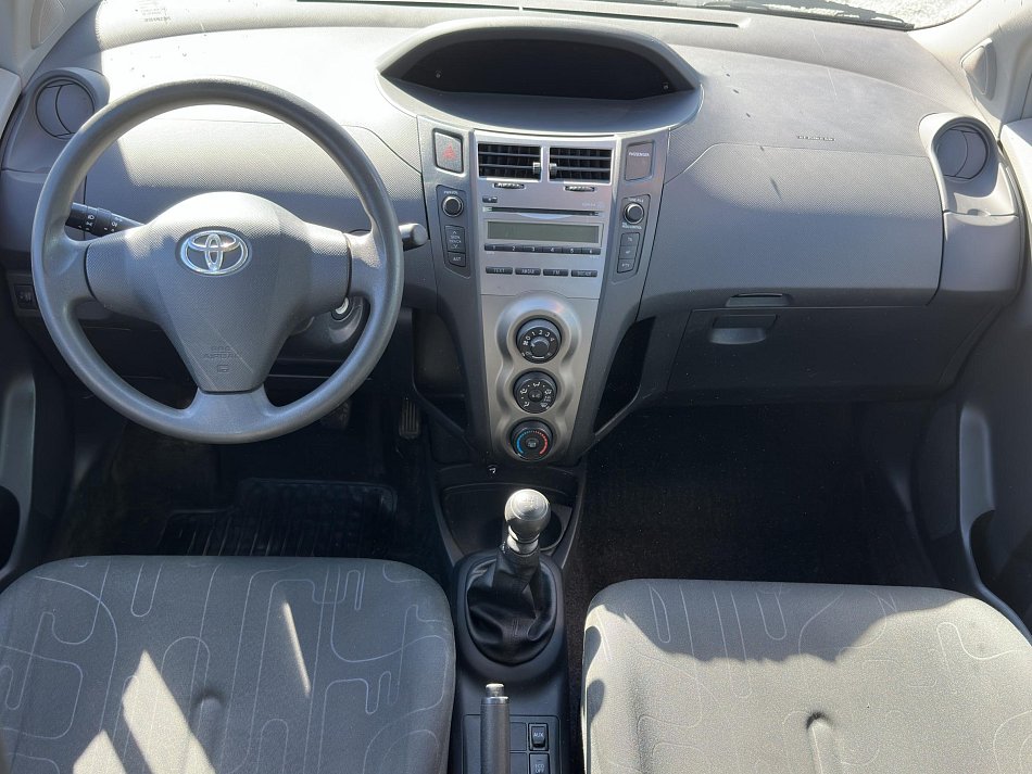 Toyota Yaris 1.3i 