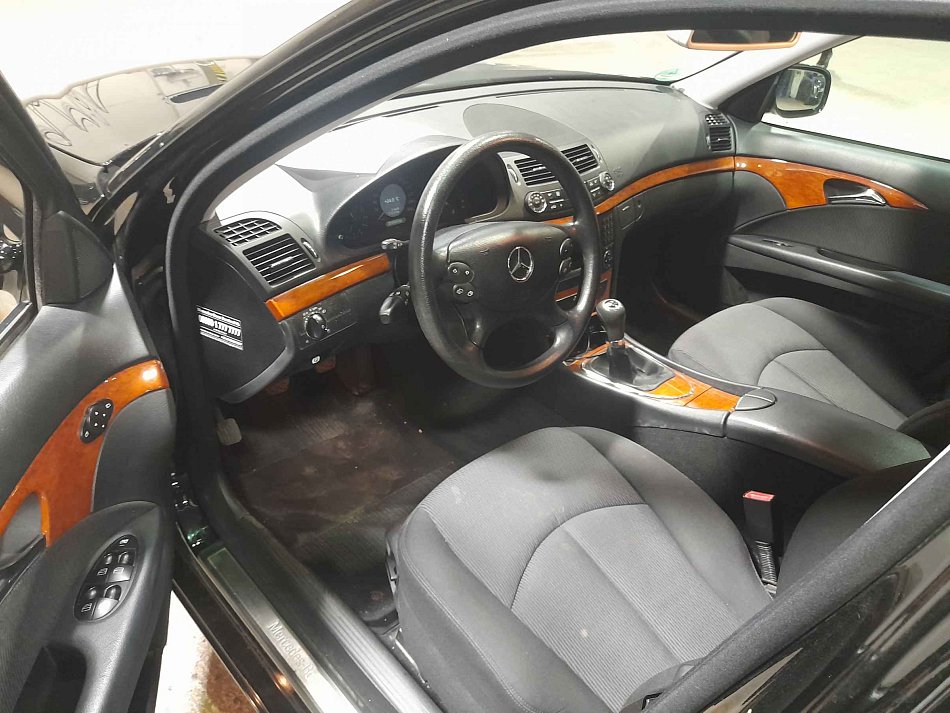 Mercedes-Benz Třída E 2.2 CDi 