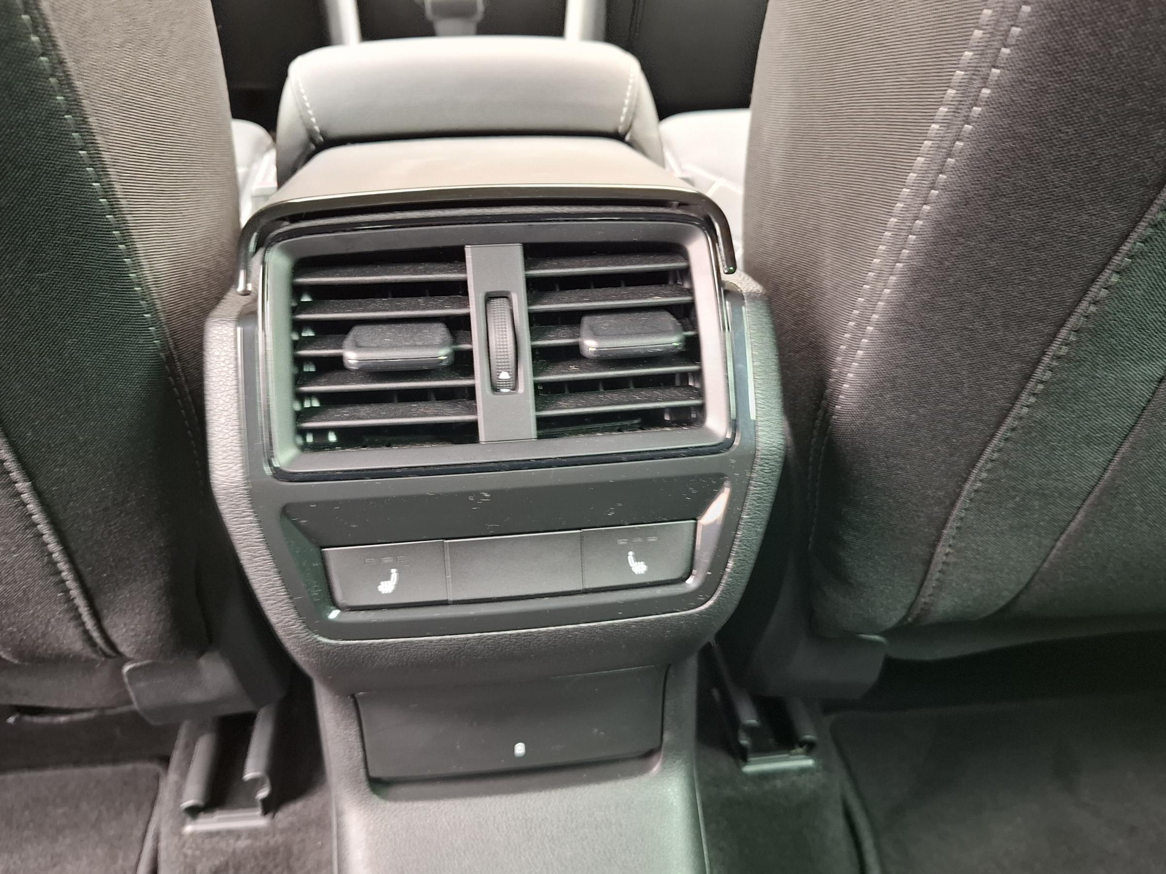 Škoda Karoq, 2025 - pohled č. 20