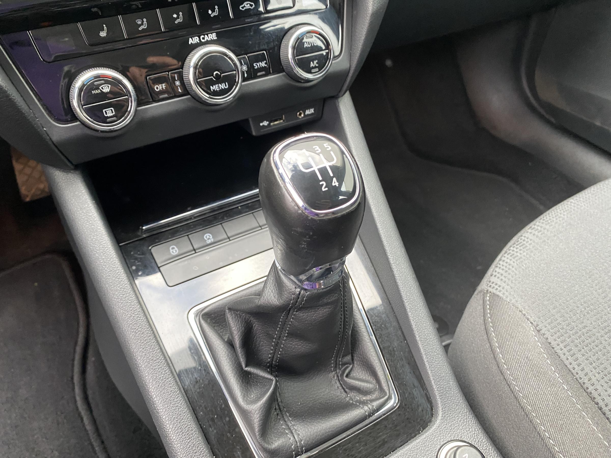 Škoda Octavia III, 2017 - pohled č. 16