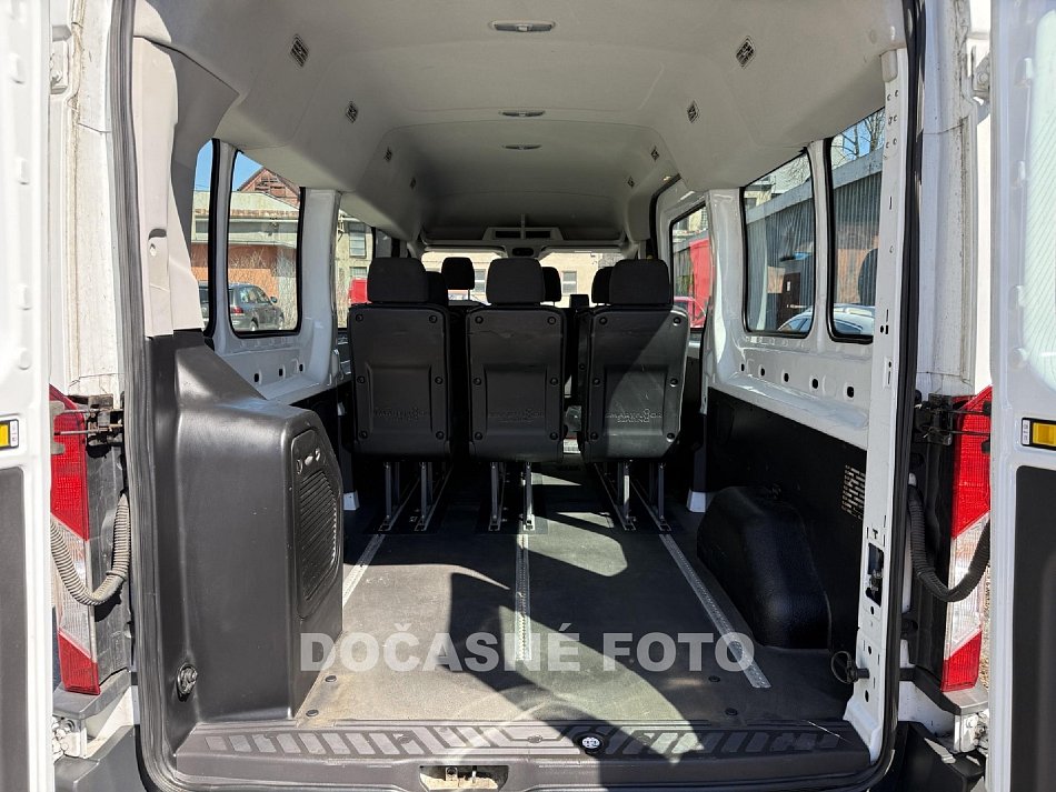 Ford Transit 2.2TDCi Trend L3H2 9míst