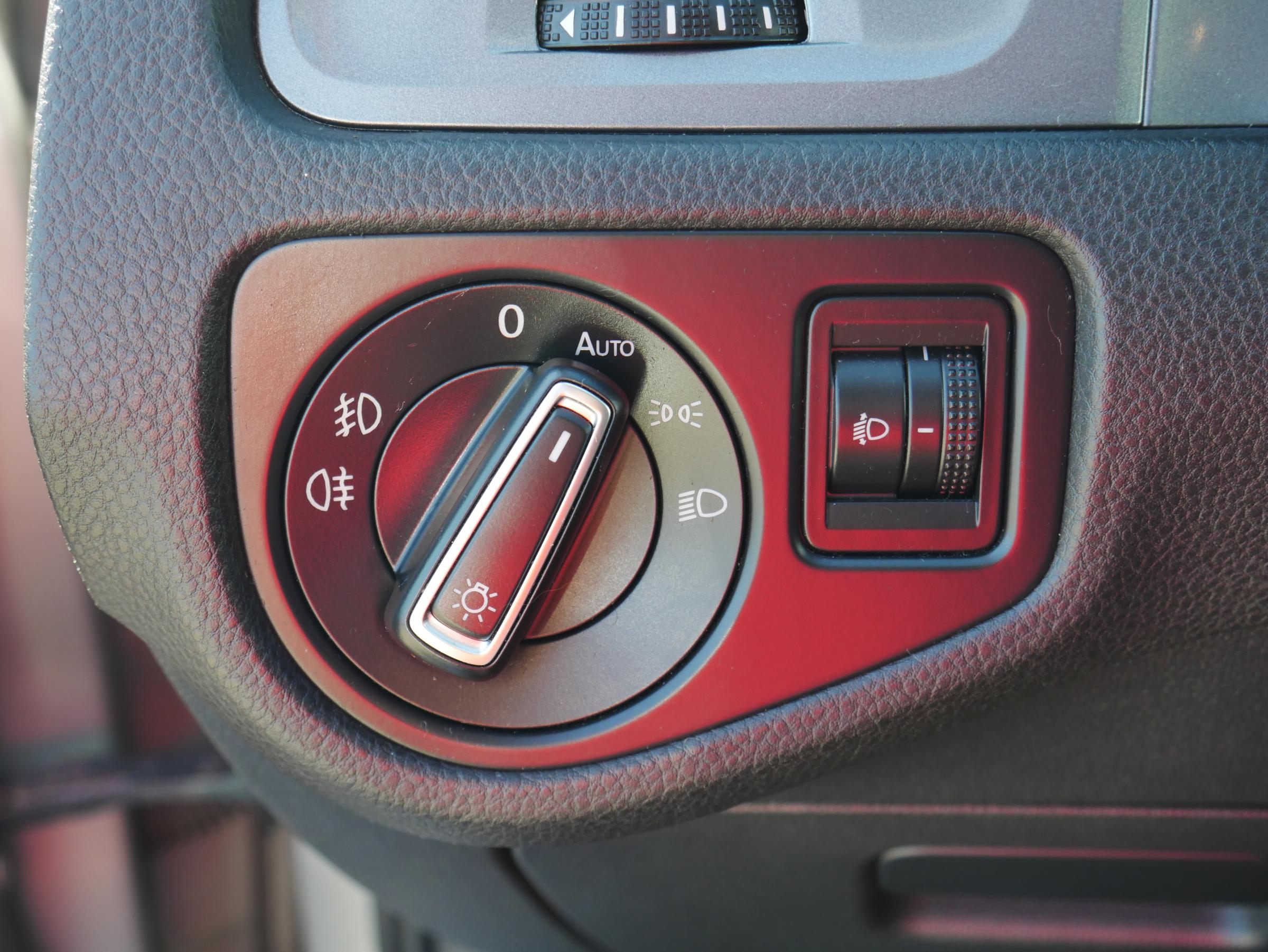 Volkswagen Golf, 2015 - pohled č. 14