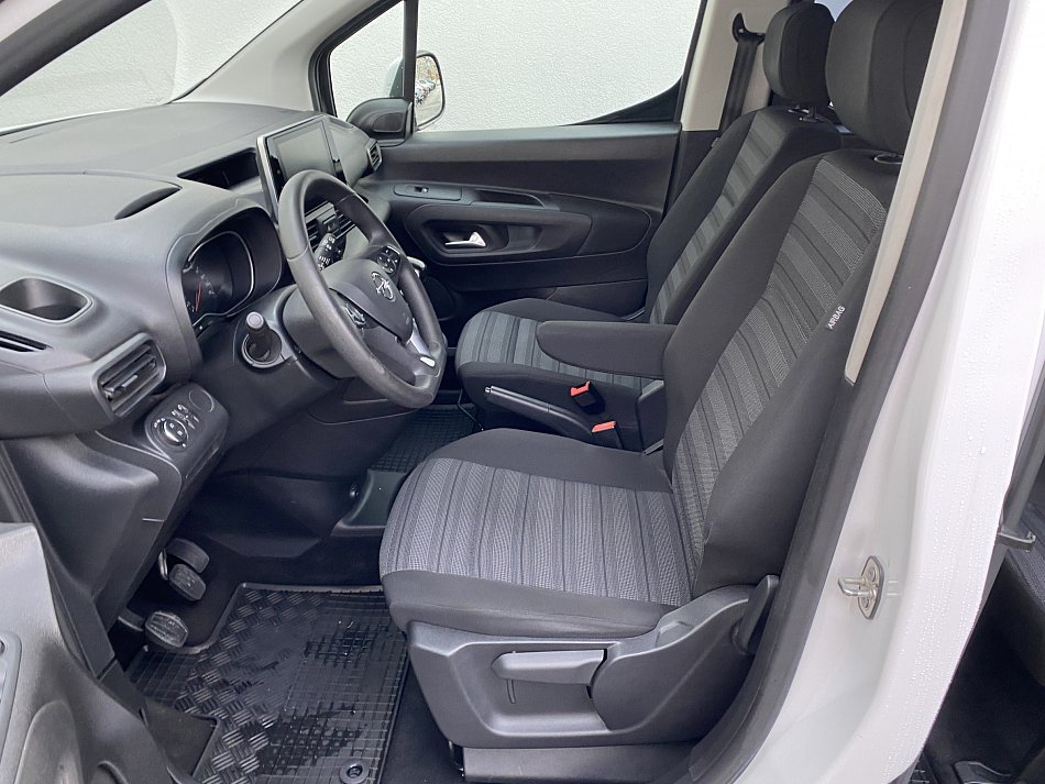 Opel Combo 1.2T Enjoy MAXi