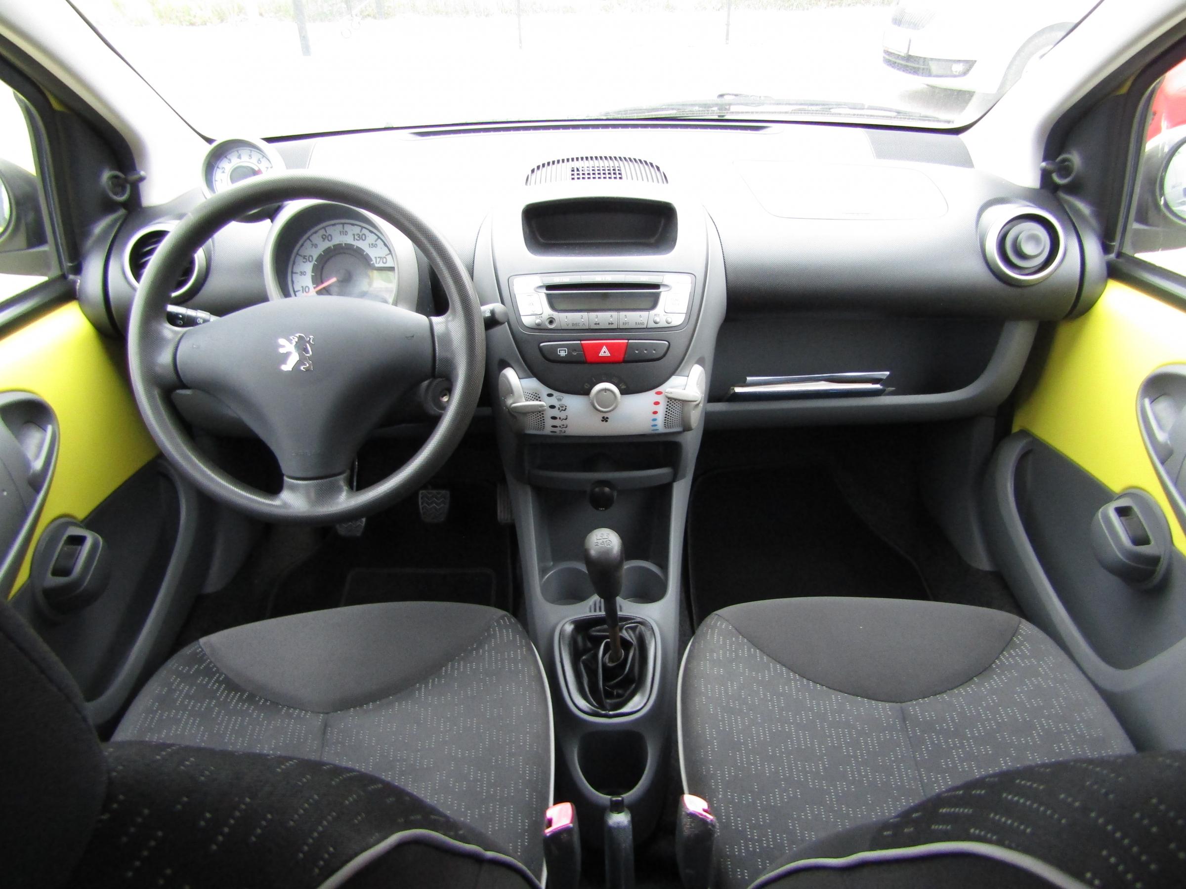 Peugeot 107, 2010 - pohled č. 8