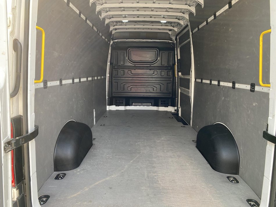 Volkswagen Crafter 2.0TDi  L3H2