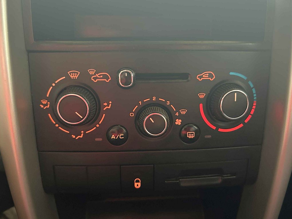 Peugeot 207 1.4 i 