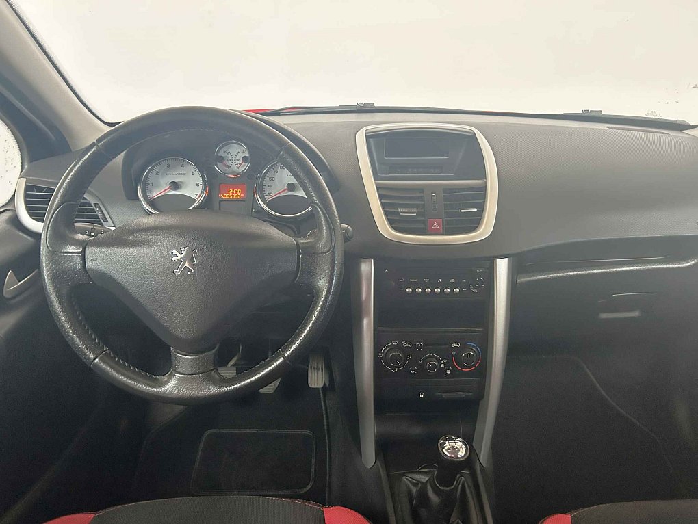 Peugeot 207 1.4 i 