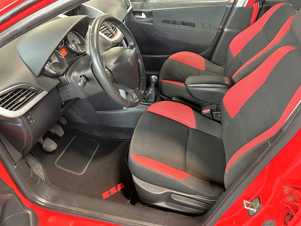 Peugeot 207 1.4 i 