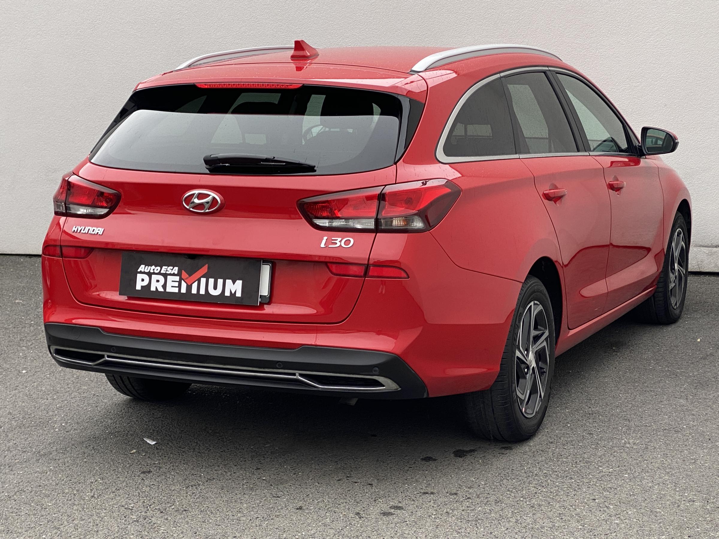 Hyundai i30, 2020 - pohled č. 4